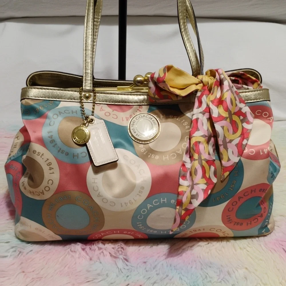 SALE! Coach Twist Lock 3 Compartment Vintage Shoulder Bag W Hangtags & Scarf - Picture 2 of 15